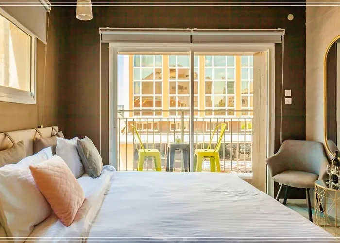 MASH Beach Rooms