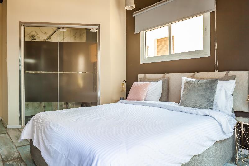 Hotel Mash *